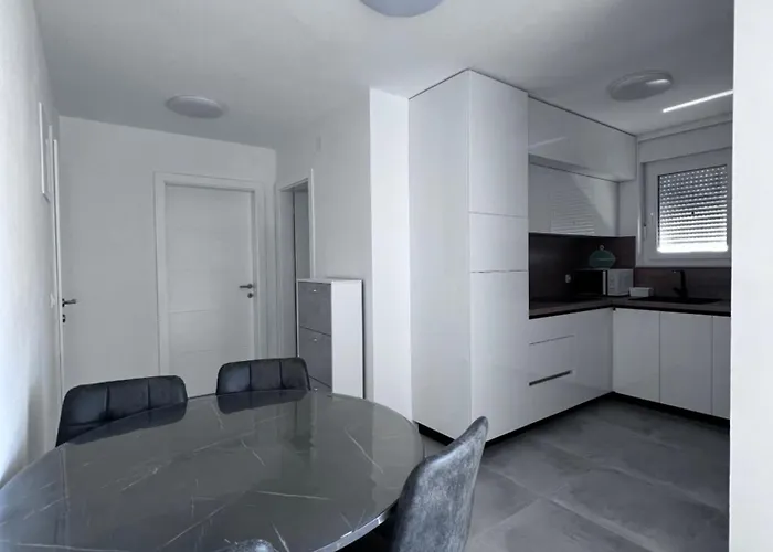 Zaton Apartments *