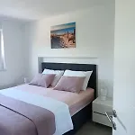 דירה Zaton Apartments