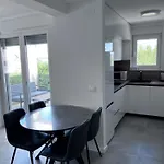 Zaton Apartments דירה *